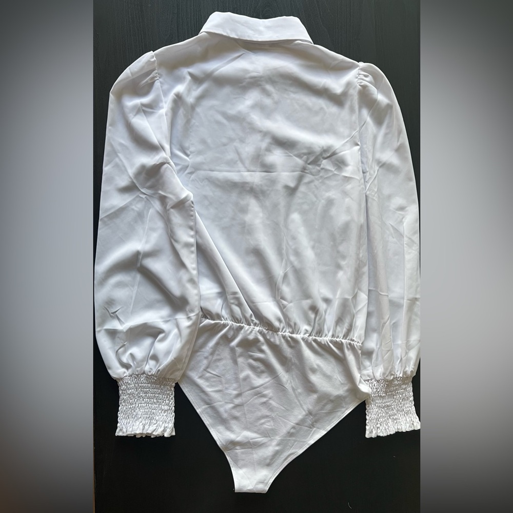 LIKE NEW Mangopop Long Sleeve Button Down Collared Bodysuit White Size M - Picture 2 of 14